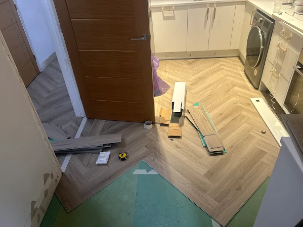 https://sandssurreydevelopment.co.uk/wp-content/uploads/2026/06/flooring-13.webp