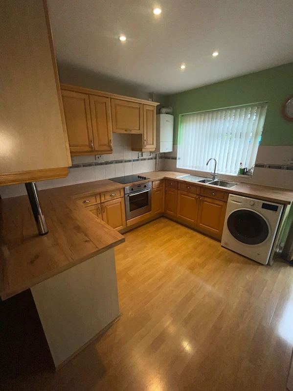 https://sandssurreydevelopment.co.uk/wp-content/uploads/2026/06/kitchen-7.webp