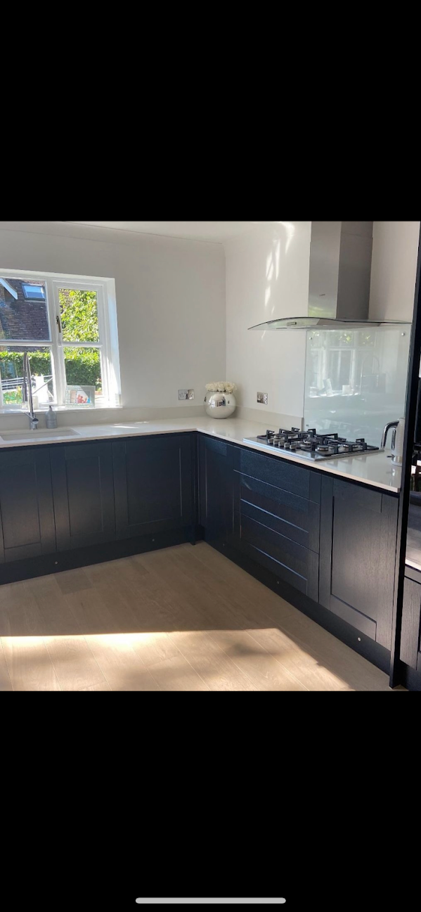 https://sandssurreydevelopment.co.uk/wp-content/uploads/2026/06/kitchen-8.webp