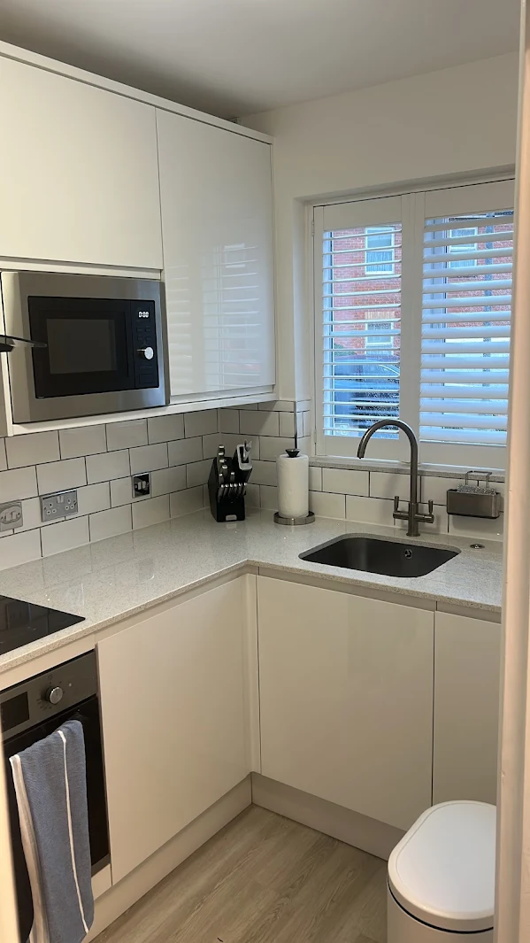 https://sandssurreydevelopment.co.uk/wp-content/uploads/2026/06/kitchen-9.webp